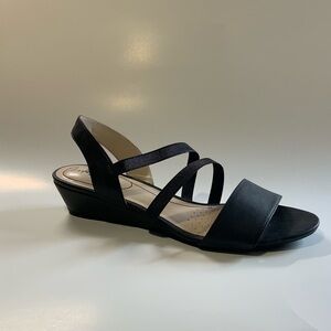 Life Stride Black Strappy Sandals